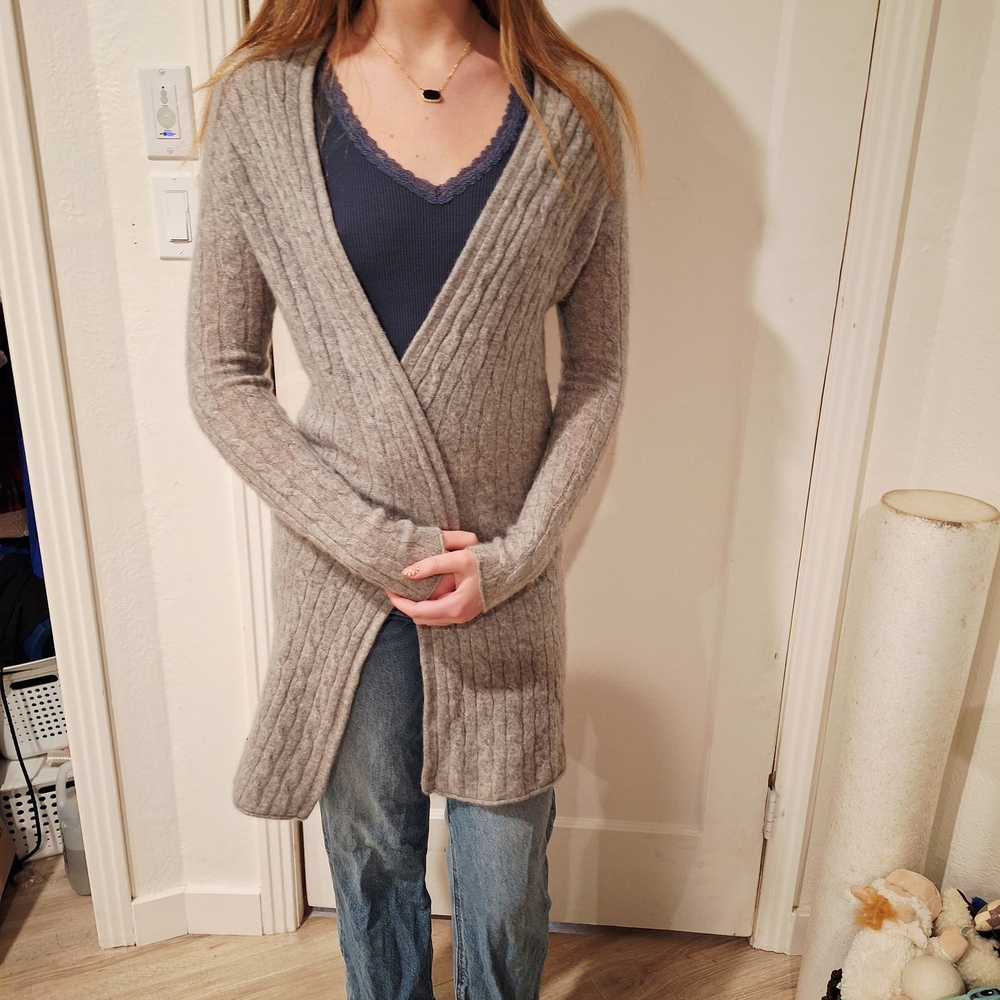 100% Cashmere Elegant Gray Women's Cardigan - Picture 4 of 5